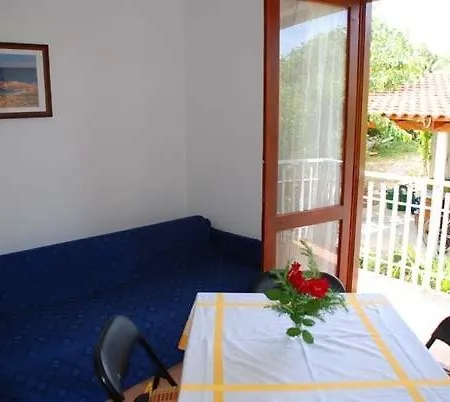 Apartamento In With Seaview, Balcony, Air Condition, Wifi Pašman