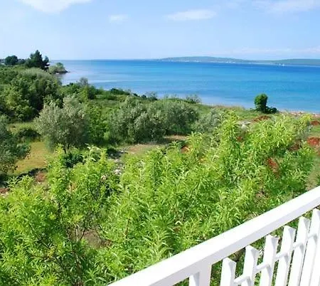 In With Seaview, Balcony, Air Condition, Wifi * Pašman