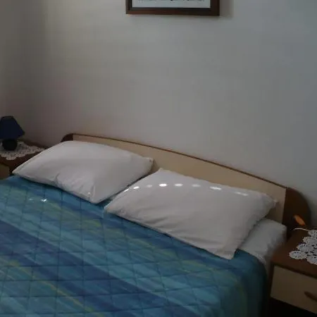 Apartamento In With Seaview, Balcony, Air Condition, Wifi Pašman